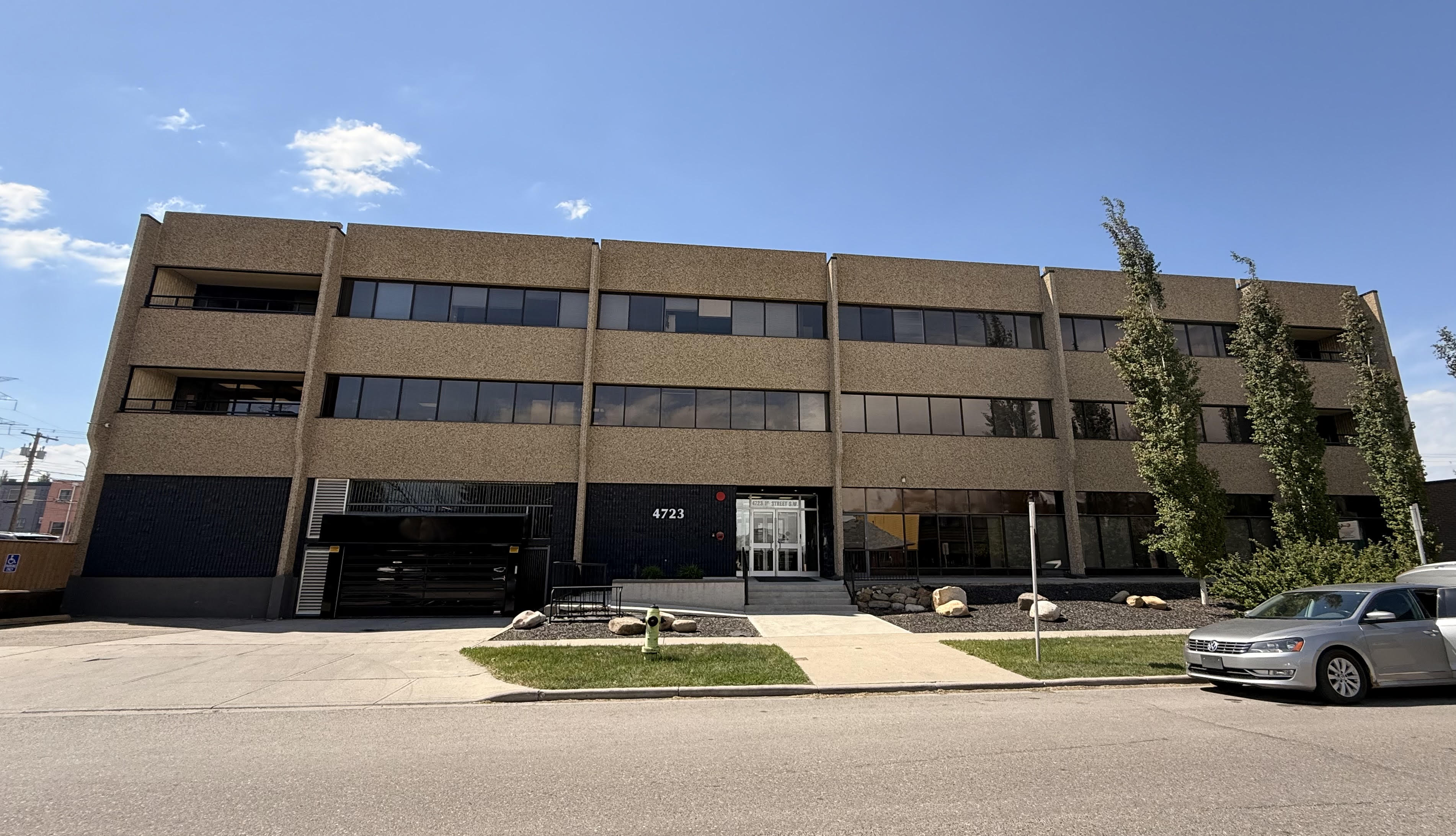 Health Upwardly Mobile clinic at 4723 1st Street SW in Calgary